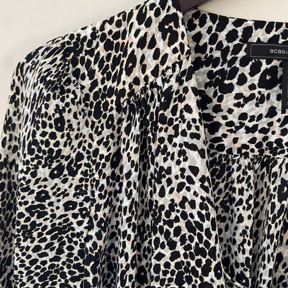 BCBGMAXAZRIA Animal Print Faux Wrap Blouse - Picture 9 of 13